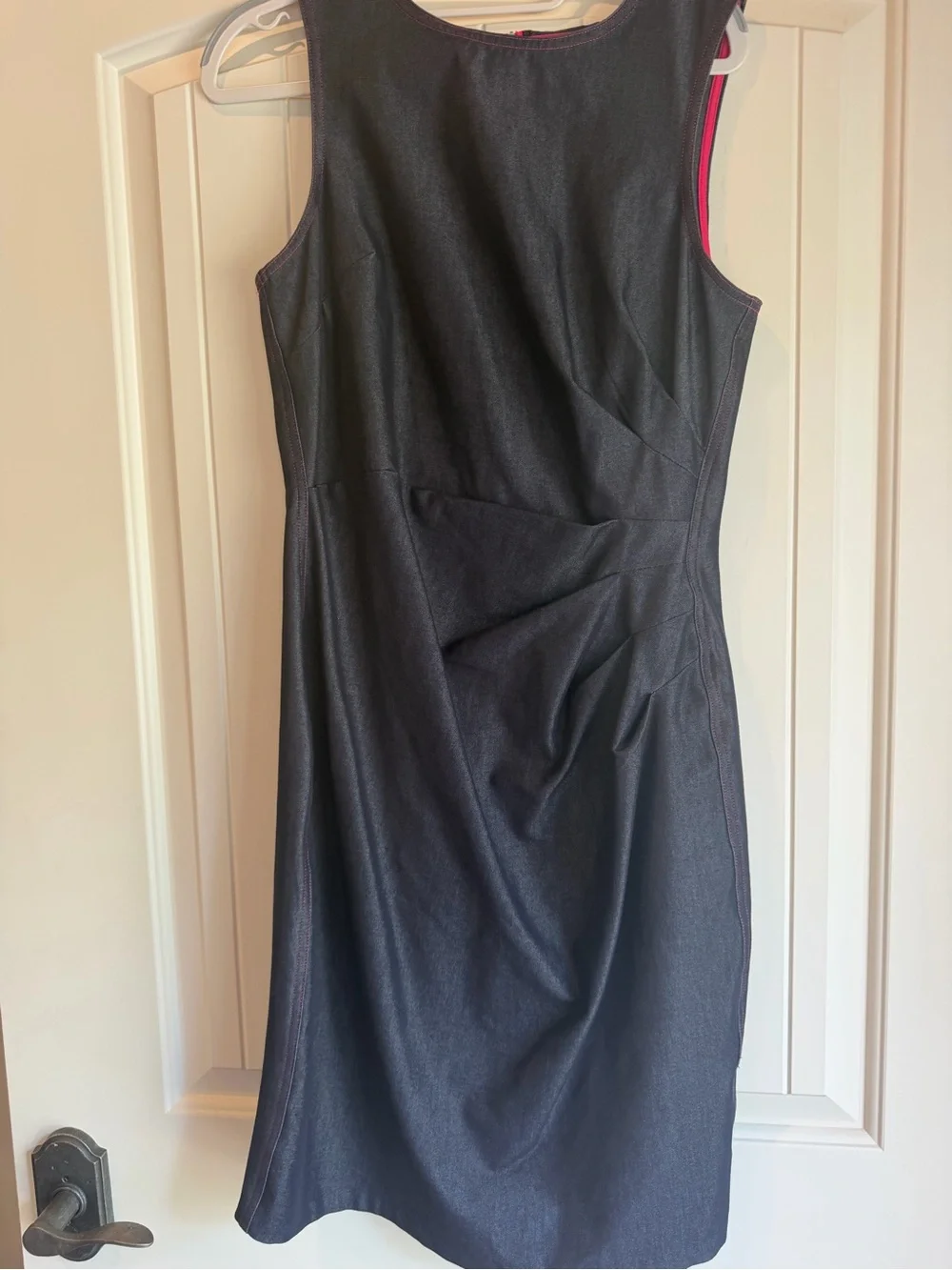 Maggie London Dark Wash Denim Sheath Dress Size 8 Pink Back Zipper⁠